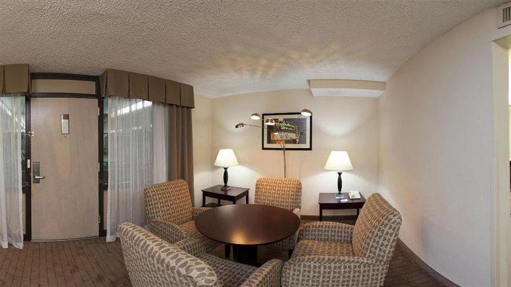 Holiday Inn Express Little Rock-Airport By Ihg Exteriör bild